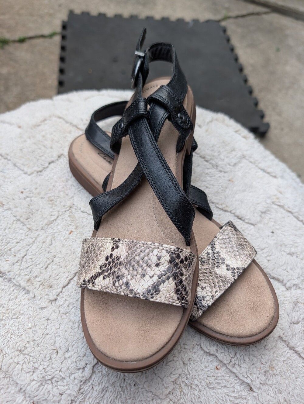 Women's Clarks Leather Strappy Sandals Size 7